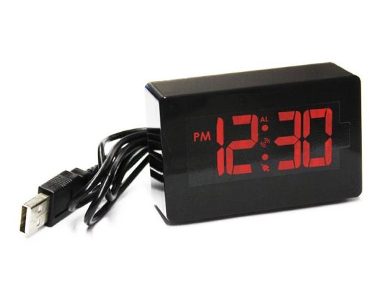 Untitled document Item DescriptionPractical Digital Clock with 3 port USB HUB held in high gloss black.SpecificationsUSB Clock with integrated 3-fold USB HUBWith USB connection cableFor connection of up to three USB devices (eg mouse