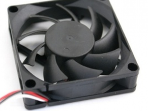 <?xml version="1.0" encoding="utf-8"?> <!DOCTYPE html PUBLIC "-//W3C//DTD XHTML 1.0 Transitional//EN" "http://www.w3.org/TR/xhtml1/DTD/xhtml1-transitional.dtd"> <html lang="en" xml_lang="en"> <head> <title>Untitled document</title> <meta http-equiv="Content-Type" content="text/html; charset=utf-8" /> </head> <body> <div><div>Fan 70mm 3P - 63027</div><div>Dimensions: 70 (L) x70 (W) x15 (H) MM </div><div>Bearing Type: Sleeve </div><div>Rated voltage: 12VDC </div><div>Current Rating: 0.03 </div><div>Speed: 3