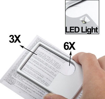 <?xml version="1.0" encoding="utf-8"?> <!DOCTYPE html PUBLIC "-//W3C//DTD XHTML 1.0 Transitional//EN" "http://www.w3.org/TR/xhtml1/DTD/xhtml1-transitional.dtd"> <html lang="en" xml_lang="en"> <head> <title>Untitled document</title> <meta http-equiv="Content-Type" content="text/html; charset=utf-8" /> </head> <body> <p><strong><span><span class="hps">Επισκόπηση :<br /></span></span></strong></p><p><span><span class="hps"></span><strong><br /><span class="hps">1)</span></strong> <span class="hps">Δύναμη</span> <strong><span class="hps">3x/6x</span></strong><br /><strong><br /><span class="hps">2)</span> </strong><span class="hps">Κουμπί</span> <strong><span class="hps">Switch</span></strong><br /><strong><br /><span class="hps">3)</span></strong> <span class="hps">Εύκολη αντικατάσταση</span> <span class="hps">μπαταριών</span><br /><strong><br /><span class="hps">4)</span></strong> <span class="hps">2xCR2016</span> <span class="hps">μπαταρίες</span> <strong><span class="hps atn">(</span><span>συμπεριλαμβάνονται</span><span>)</span></strong><br /><strong><br /><span class="hps">5)</span> </strong><span class="hps">Μέγεθος</span><span>:</span> <strong><span class="hps">89x57x10mm</span></strong><br /><strong><br /><span class="hps">6)</span> </strong><span class="hps">Με 1</span> <span class="hps">LED</span> <span class="hps">φως</span><span class="hps"> και για χρήση με <strong>μειωμένη φωτεινότητα </strong></span></span></p> </body> </html>