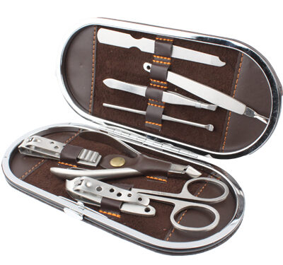 <?xml version="1.0" encoding="utf-8"?> <!DOCTYPE html PUBLIC "-//W3C//DTD XHTML 1.0 Transitional//EN" "http://www.w3.org/TR/xhtml1/DTD/xhtml1-transitional.dtd"> <html lang="en" xml_lang="en"> <head> <title>Untitled document</title> <meta http-equiv="Content-Type" content="text/html; charset=utf-8" /> </head> <body> <h3>Overview :<br /></h3> <strong>1) </strong>100%<strong> brand New </strong>and <strong>high quality </strong><br /><br /><strong>2) </strong>Multi-functional pocket pruning set is <strong>easy to use</strong> and<strong> carry </strong><br /><br /><strong>3)</strong> 8pcs pruning contains Flat Nail <strong><u>Clipper</u>