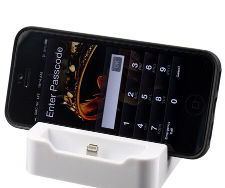 Βαση Φορτισης Classic Dock Για Apple iPhone 5 Ασπρη Με 8 pin Υποδοχη Χωρις Καλωδιο